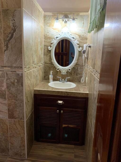 Banyan Rose Apartman Orange Walk Kültér fotó