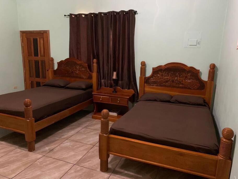 Banyan Rose Apartman Orange Walk Kültér fotó