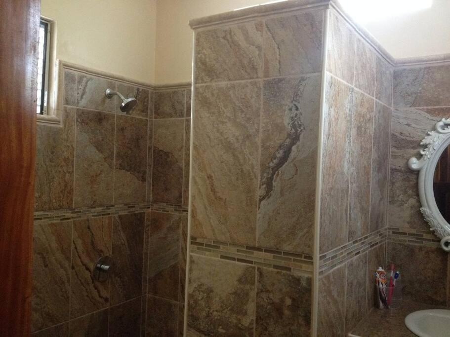 Banyan Rose Apartman Orange Walk Kültér fotó