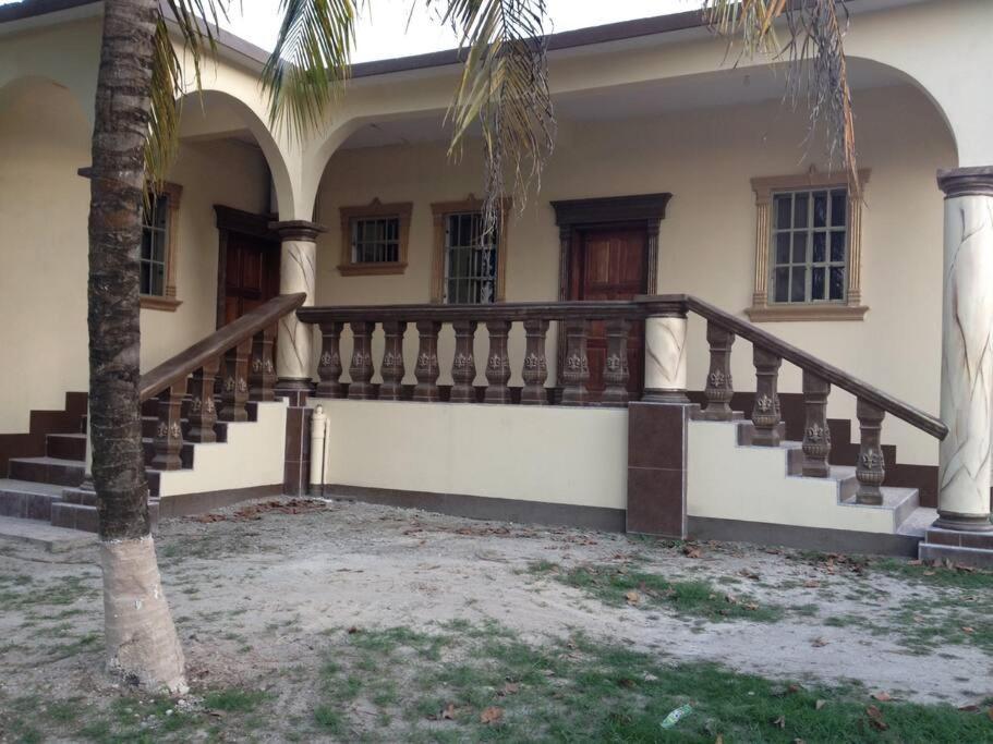 Banyan Rose Apartman Orange Walk Kültér fotó